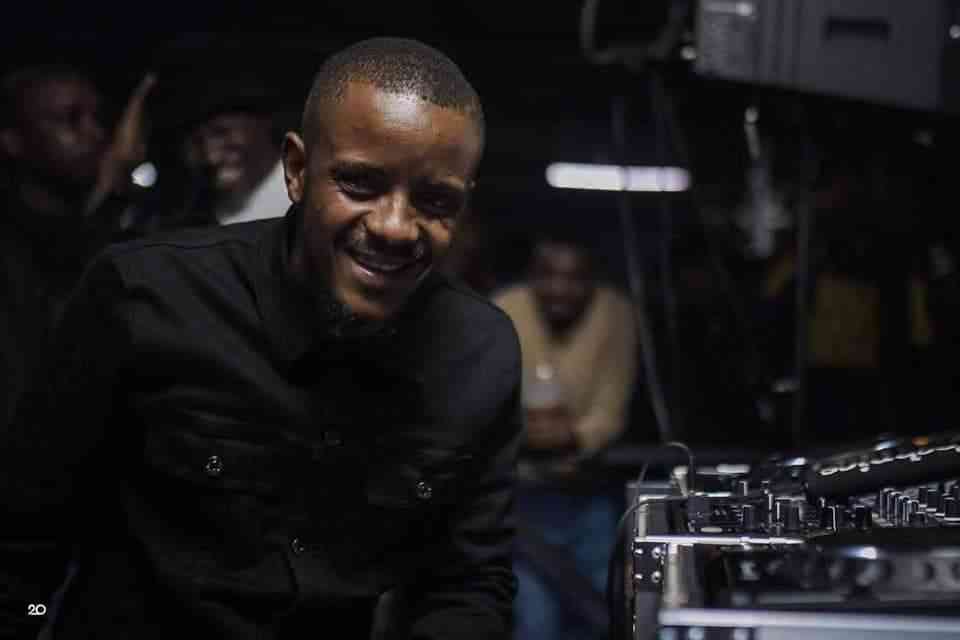 Kabza De Small & Mdu Aka TRP Ugogo ft. Young Stunna