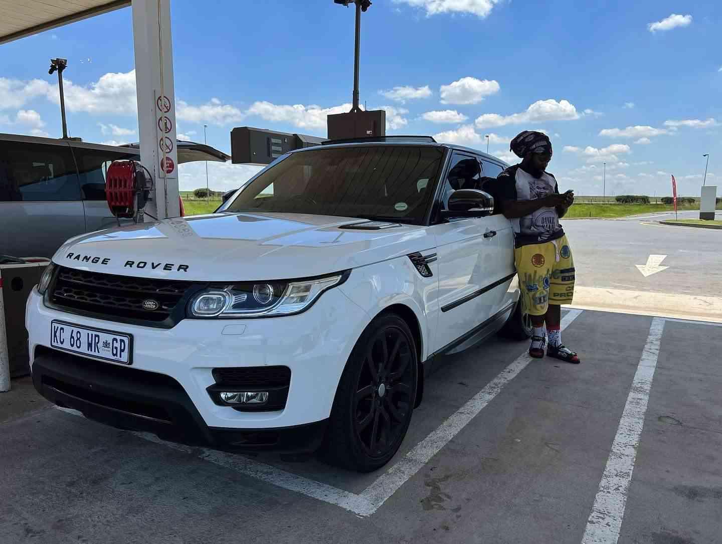 Big Zulu Buys A New Range Rover Supercharged
