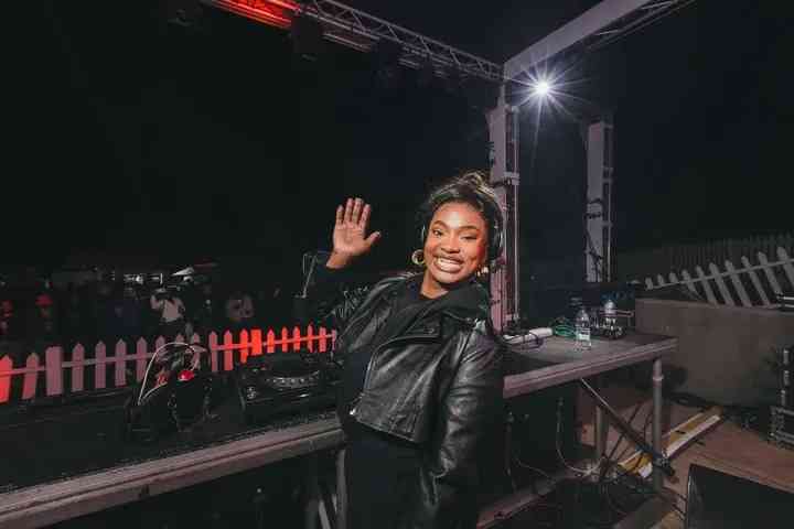 Rosetta D33P - Flora My flower Deep House Mix 