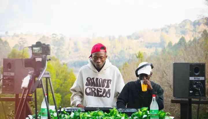 Lowbass dj & Ndibo Ndibs (2Souls) - Pholas x Sgubu Episode 003