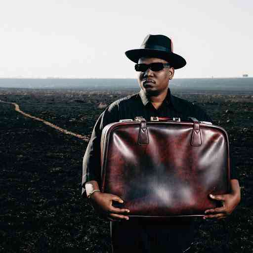 Mnqobi Yazo - Indlela Tracklist